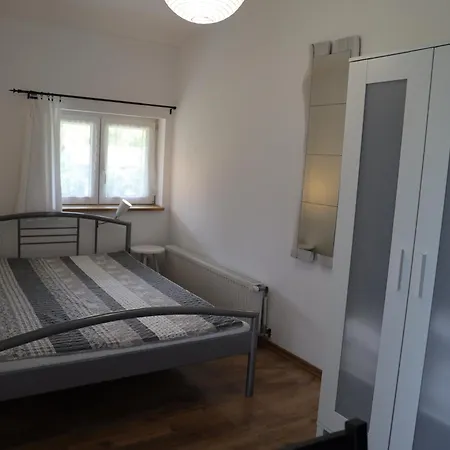 Stara Szkola W Romanowie Oldrzychowice Klodzkie