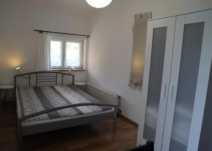 Stara Szkola W Romanowie Oldrzychowice Klodzkie